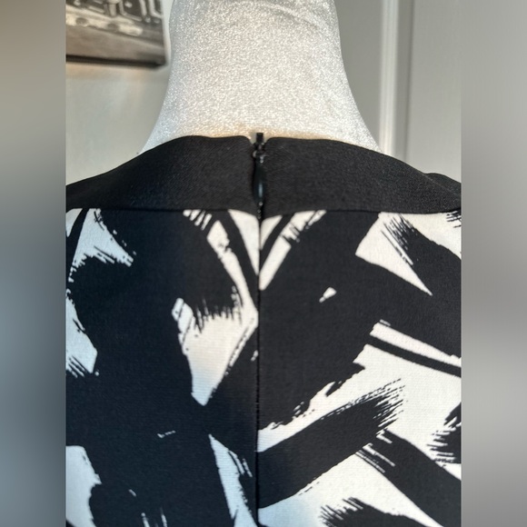 Modest modern bodycon leaf print white and black Maggy London women size 6 - Picture 6 of 16